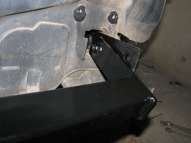 Фаркоп на VOLKSWAGEN JETTA 2005-2011 101413 фото
