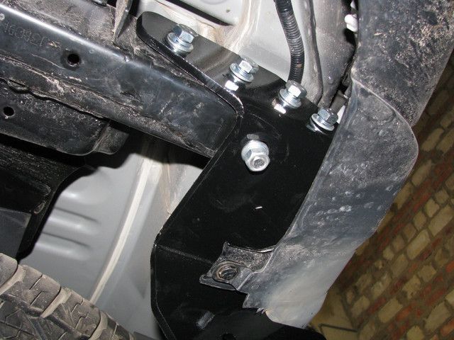 Фаркоп на MITSUBISHI PAJERO SPORT 2009-2015-2019 100813 фото