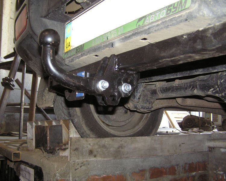 Фаркоп на SUZUKI JIMNY 1998--2018 101213 фото