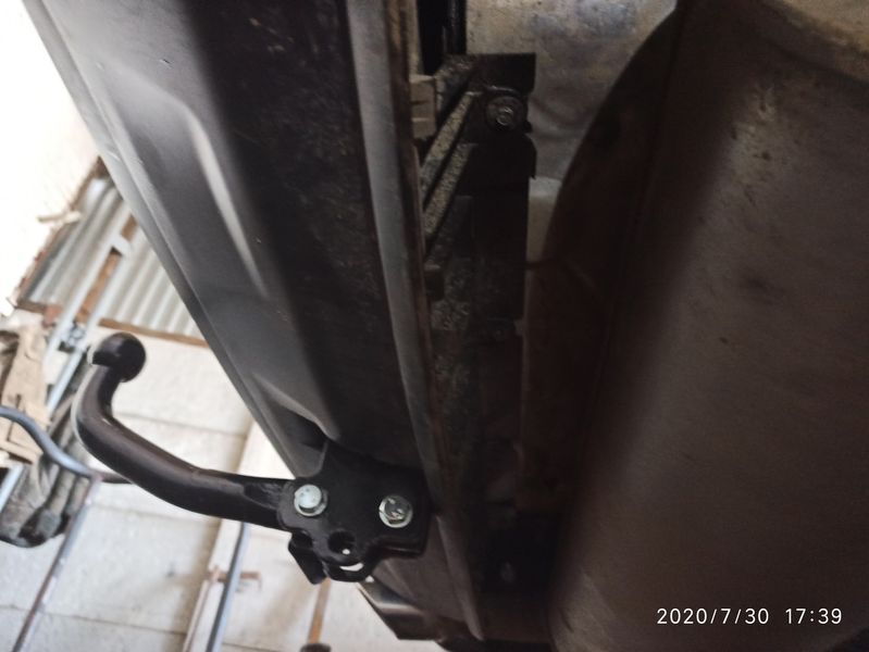 Фаркоп на JEEP CHEROKEE 2014-2018 100564 фото