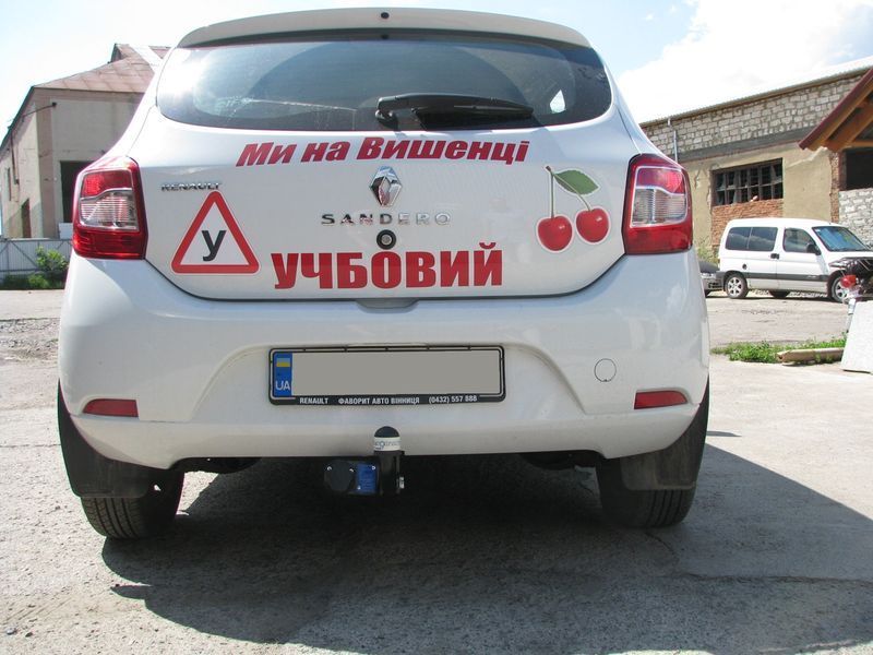 Фаркоп на RENAULT SANDERO 2012-2020 101115 фото