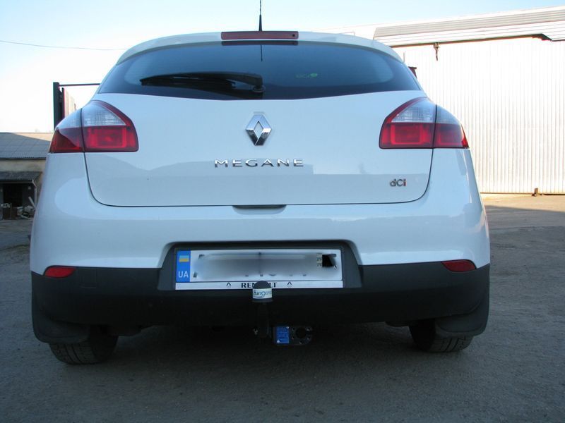 Фаркоп на RENAULT MEGANE 2008-2015 101067 фото