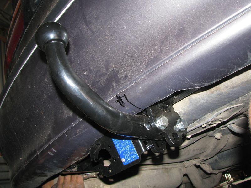 Фаркоп на RENAULT LAGUNA 1998-2001 101071 фото