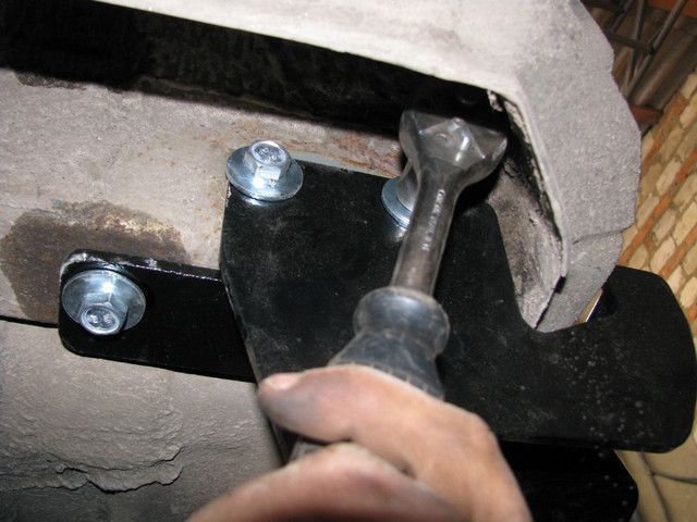 Фаркоп на MITSUBISHI GRANDIS 2004-2011 100824 фото