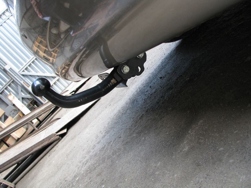 Фаркоп на MITSUBISHI GRANDIS 2004-2011 100824 фото