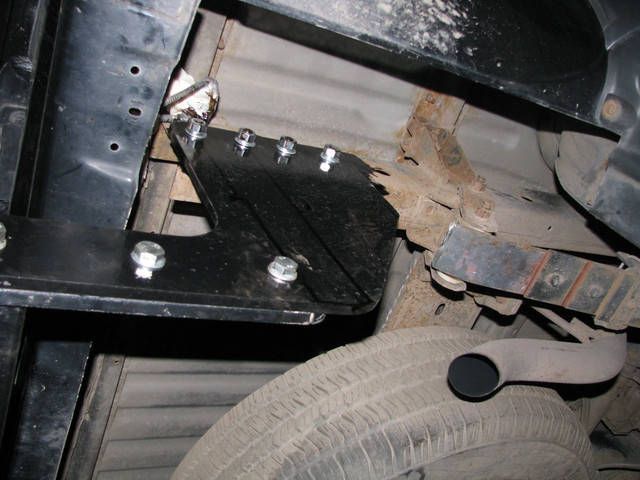 Фаркоп на MITSUBISHI L200 2006-2016 100799 фото