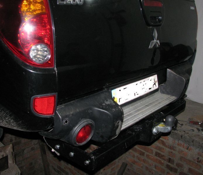 Фаркоп на MITSUBISHI L200 2006-2016 100799 фото