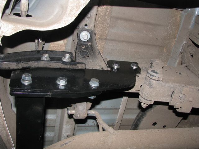 Фаркоп на TOYOTA HILUX 2004-,2015- 101276 фото