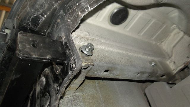 Фаркоп на VOLKSWAGEN PASSAT 2011-2015 101379 фото