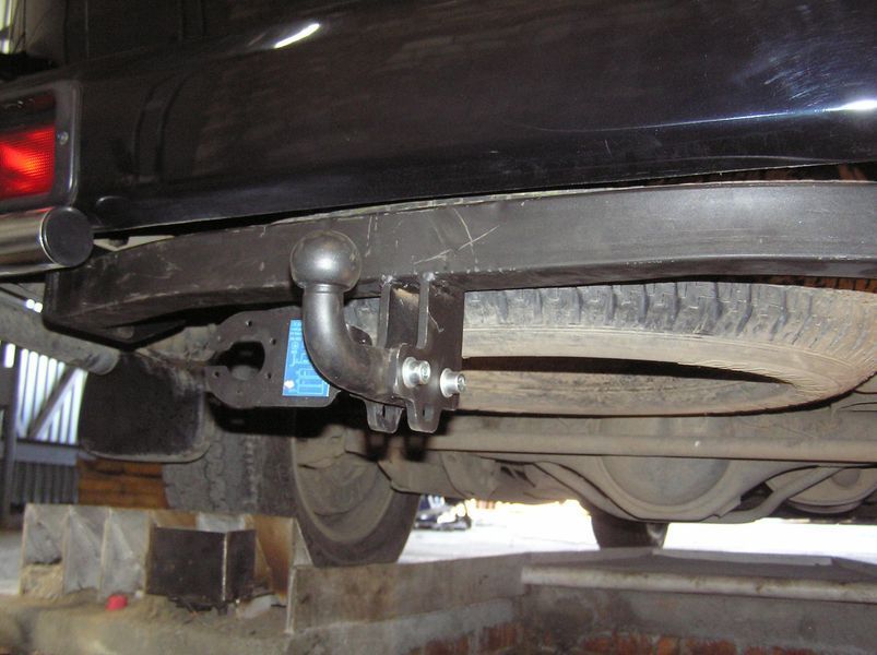 Фаркоп на MITSUBISHI PAJERO SPORT 1998-2009 100781 фото