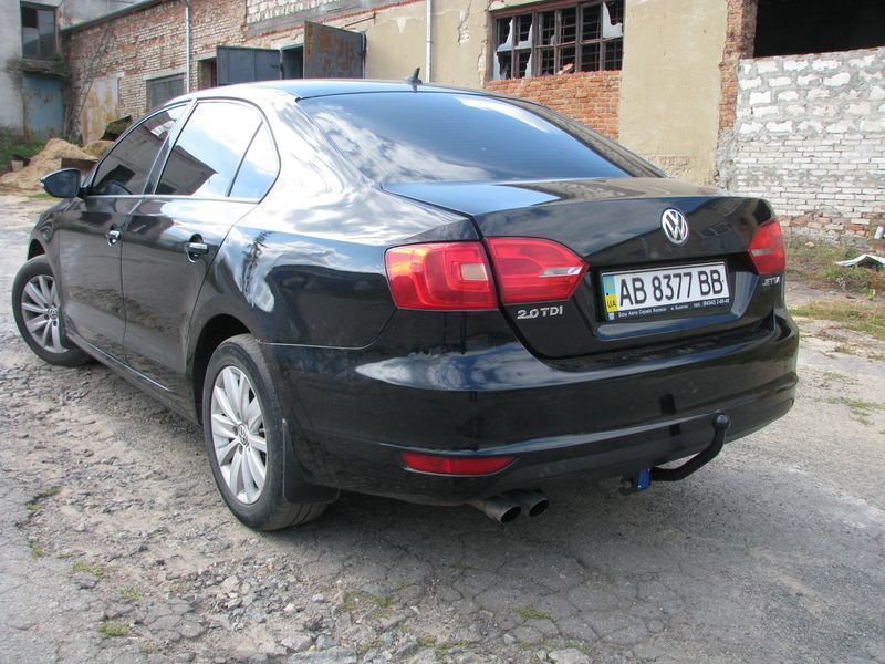 Фаркоп на VOLKSWAGEN JETTA 2010-2017 101383 фото