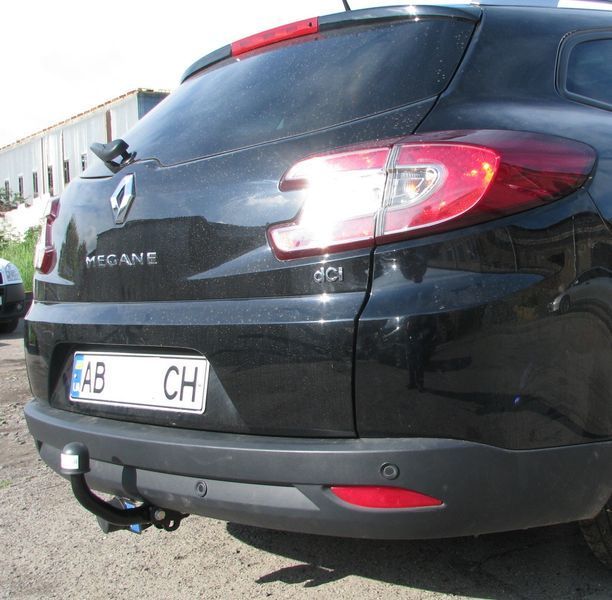 Фаркоп на RENAULT MEGANE 2008-2015 101035 фото