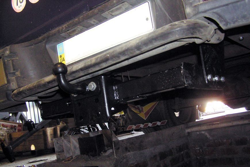 Фаркоп на IVECO DAILY 1999-2006 100550 фото