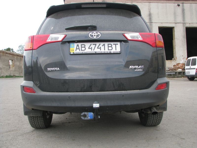 Фаркоп на TOYOTA RAV4 2013--2018 101237 фото