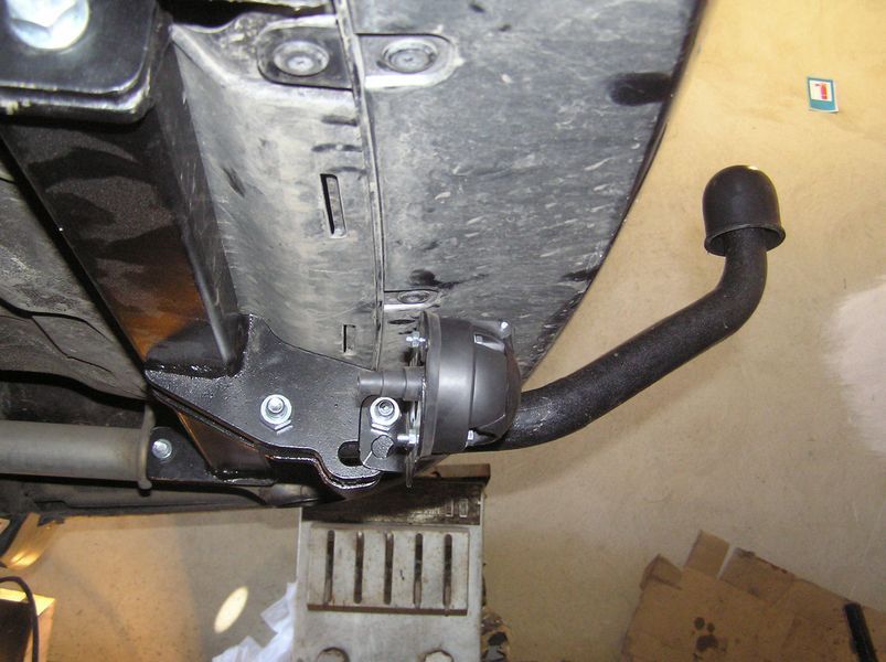 Фаркоп на KIA CEED 2007-2012 100594 фото