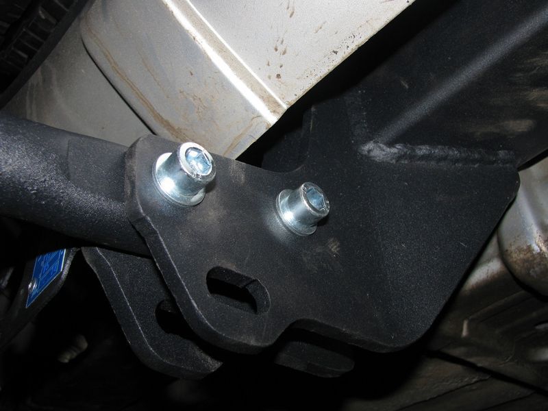 Фаркоп на MITSUBISHI PAJERO WAGON 2007-2021 100804 фото