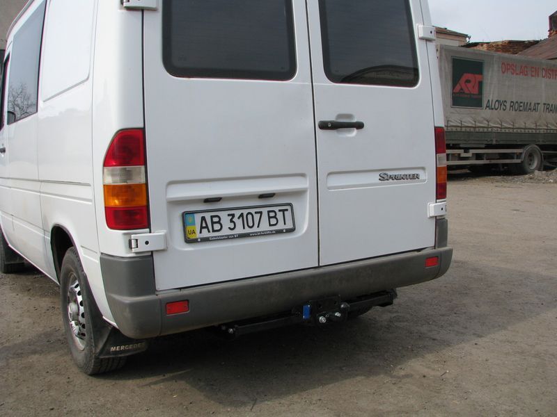 Фаркоп на MERCEDES-BENZ SPRINTER 1995-2006 100754 фото